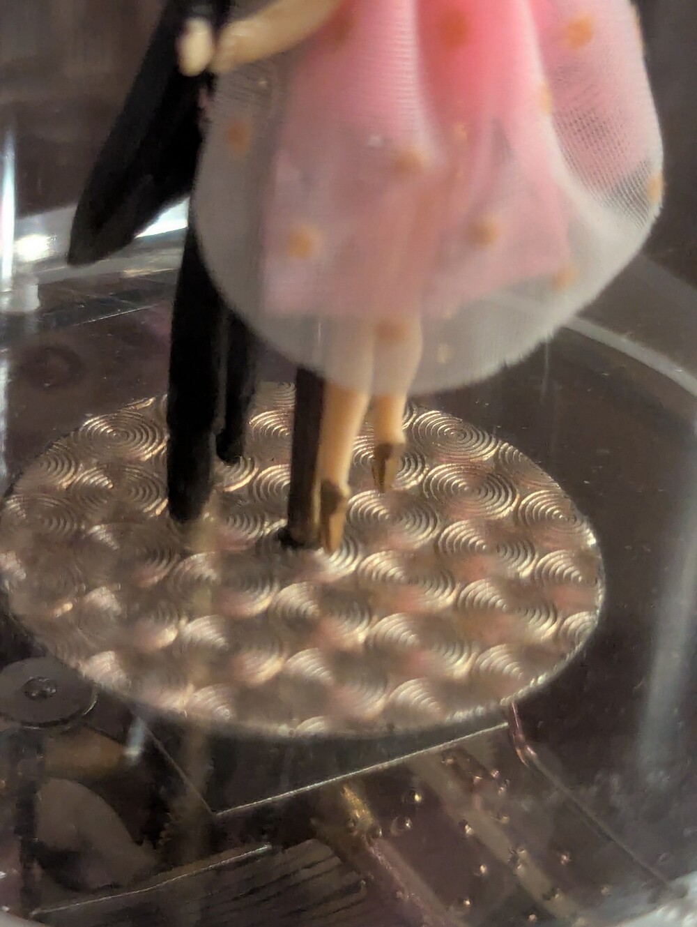 Vintage WACO Japan Lucite Dome Dancing Couple Music Box - Works! - Picture 8 of 11
